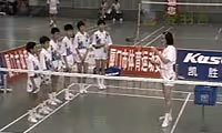 正手发后场高远球