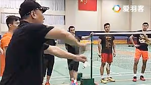 国羽试用羽联新装备 过手过腰都不怕