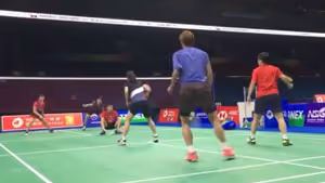 戴资颖与队友3V3练球，不小心“爆头”对手