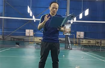 打羽毛球需要爆发力！核心力量是基础力量！