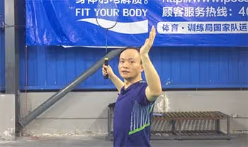 正手高远球是新手瓶颈！架拍、发力等都有讲究