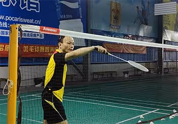 正反手放网勾对角，手高拍面低移动到位是关键