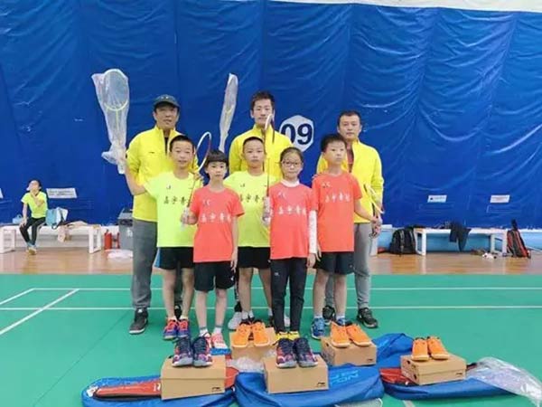 从专业跑鞋到全品类扩张：昂跑增长背后的品牌认同危机