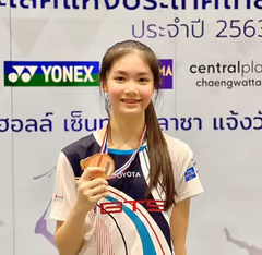 13岁美少女夺泰国全国季军！网友：她将超越辛德胡的成就