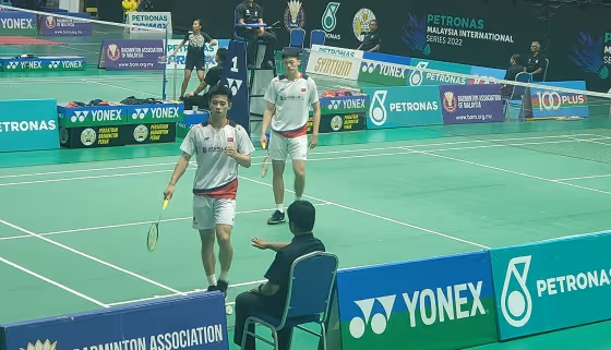 国羽新锐男双横空出世！陈柏阳/刘毅21-6血洗二号种子！