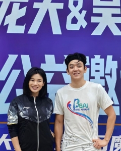吴柳莹、李龙大受邀在上海参加公益活动
