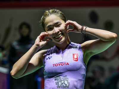 因达农今年最大惊喜！2-1逆转了山口茜！2023印尼公开赛 女单1/4决赛视频