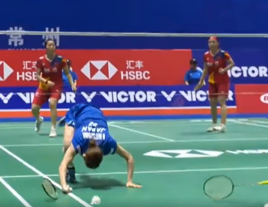 凡晨组合顶住重压，找出空档一击致命！