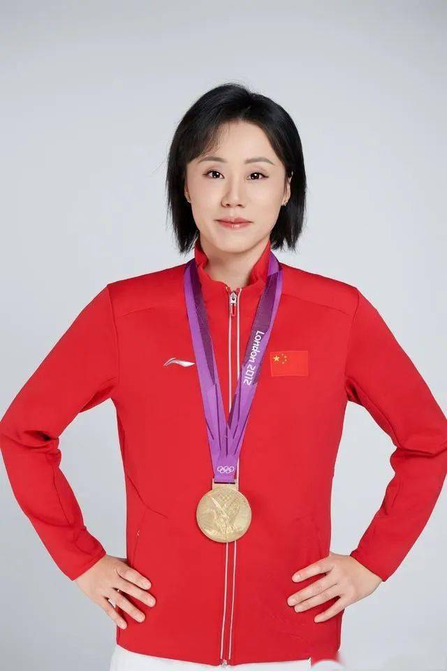赵芸蕾捐赠2012奥运金牌