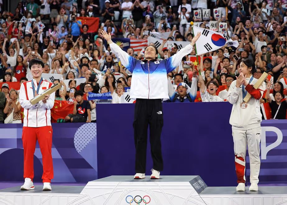 何冰娇摘银 安洗莹夺冠成就大满贯