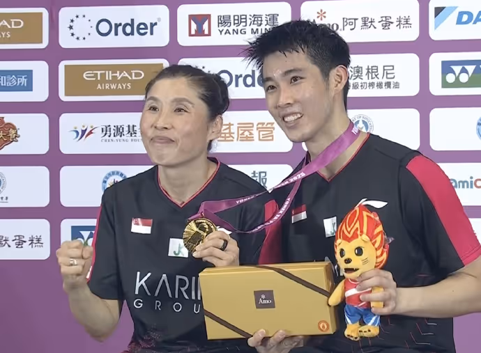 骆建佑22-20险胜周天成夺冠集锦！ 2025中国台北公开赛 男单决赛视频