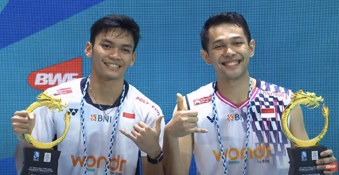 拆队即夺冠显奇效？阿尔菲安/菲克里2-0苏伟译/谢定峰集锦！ 2025中国公开赛 男双决赛视频