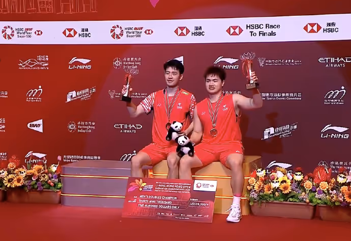 打破一年冠军荒！梁伟铿/王昶2-1兰基雷迪/谢提夺冠集锦！ 2025香港公开赛 男双决赛视频