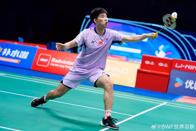 国羽男单希望！翁泓阳2-0小波波夫集锦 2025中国大师赛 男单半决赛视频