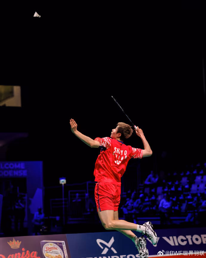 石宇奇艰难屠龙 决胜局出现争议：他发球时间有点长