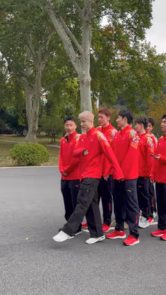 石宇奇染粉色头发 出战全运会