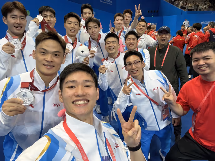 王昶/谢浩南摘银：打的不尽人意 巨大优势情况下有点着急