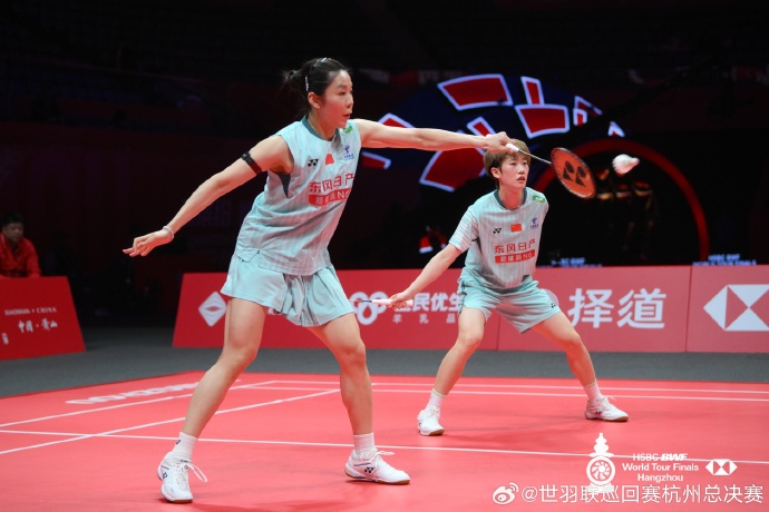 输在哪？贾一凡/张姝贤0-2陈康乐/蒂娜集锦！ 2025世界羽联总决赛 女双小组赛视频