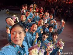 黄东萍透露邀请安东森加盟细节：电梯偶遇