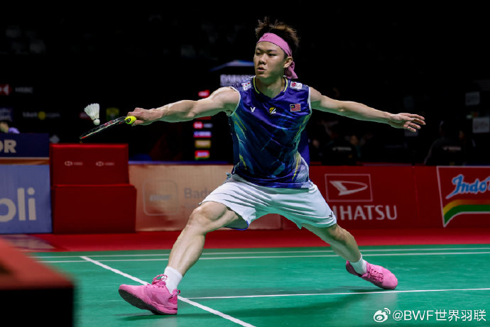 复出最好成绩，拼到不停鱼跃！李梓嘉2-1曼朱纳特集锦！ 2026泰国大师赛 男单1/8决赛视频