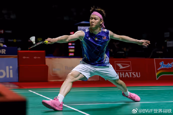 复出最好成绩，拼到不停鱼跃！李梓嘉2-1曼朱纳特集锦！ 2026泰国大师赛 男单1/8决赛视频