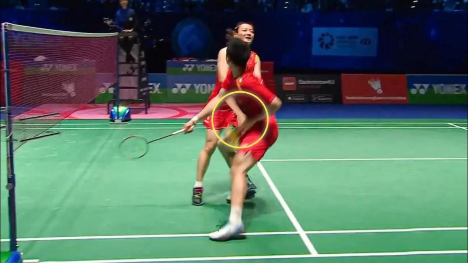 盘点比赛中最尴尬的瞬间 石宇奇居然发球错区