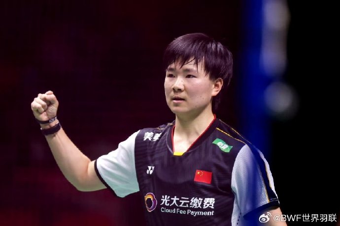 中国女团晋级四强 何冰娇喊话网友“多吃五仁月饼” - 爱羽客羽毛球网