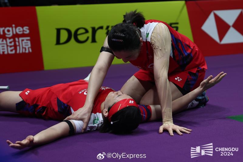 凡晨12-18神逆转痛哭!国羽3-0日本晋级决赛! - 爱羽客羽毛球网